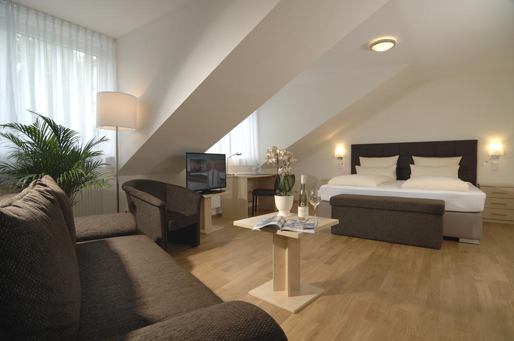 Hotel-Restaurant Sebastianushof Bonn Room photo